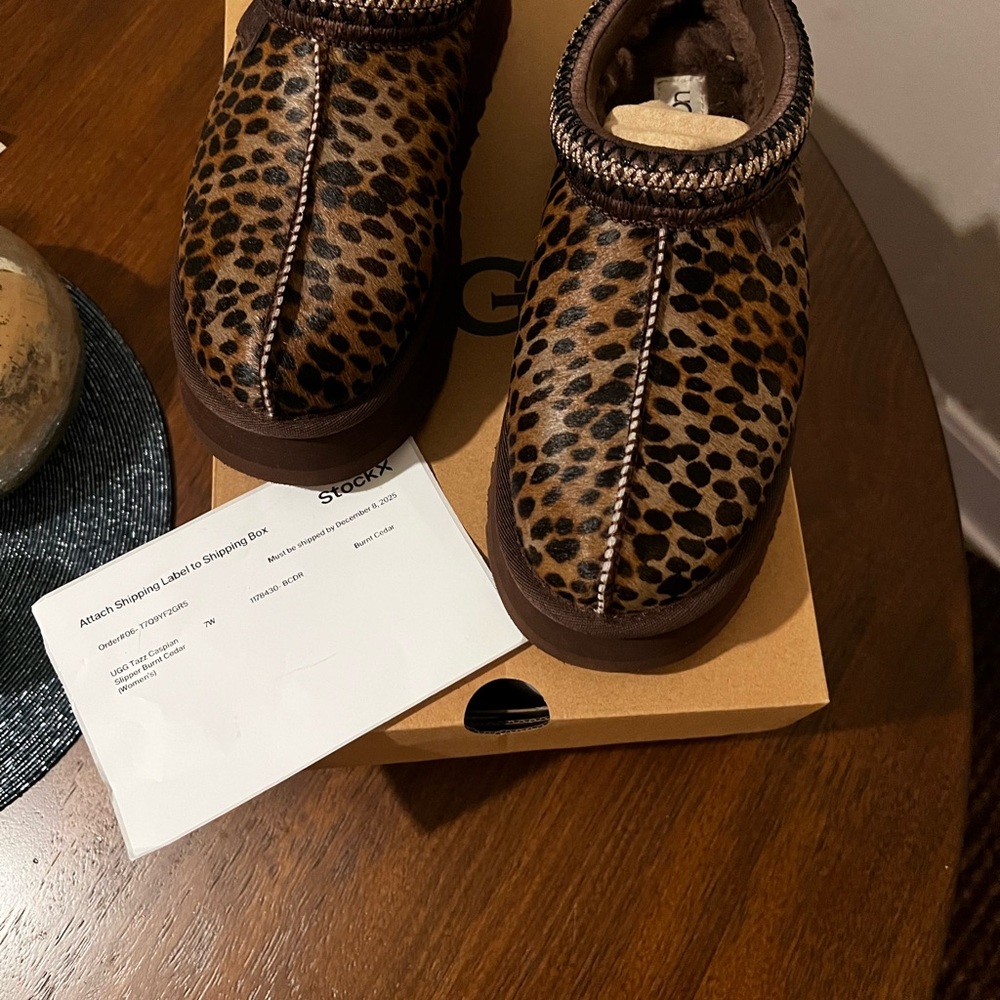 UGG Brown Leopard Pattern Clogs - Picture 3 of 4